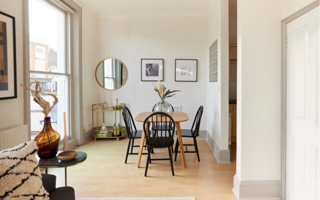 The Camden Hideaway - Stunning 1BDR Flat with Balcony