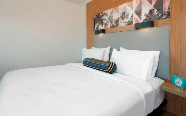 Aloft Jacksonville Airport