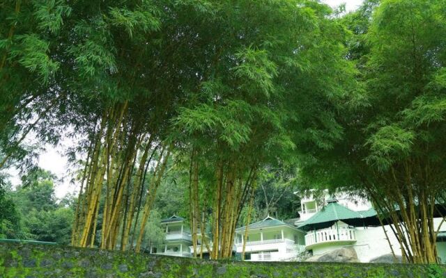 Aruvi Resorts