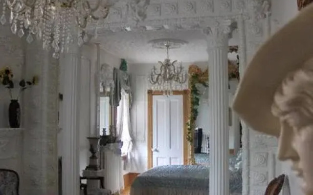 Romantic Mansion Toronto