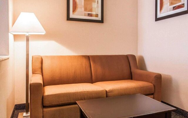 Comfort Suites Clackamas