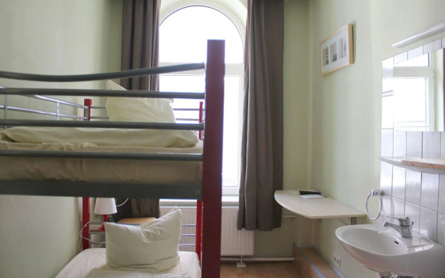 Buch-Ein-Bett Hostel