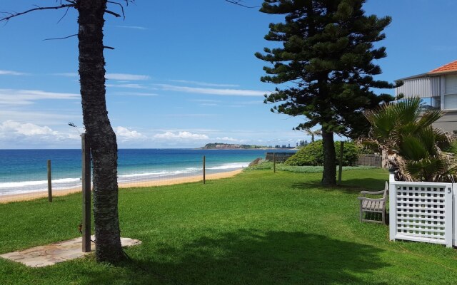 Coachhouse on the Beach