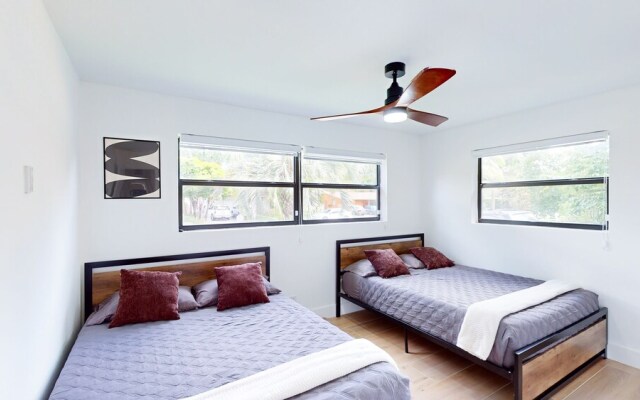 Villa Camila 5BR Luxury Home with Pool