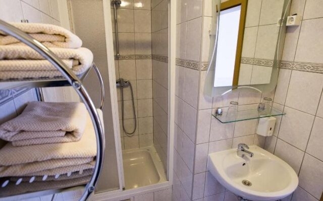 Guesthouse Ikar Zagreb Airport