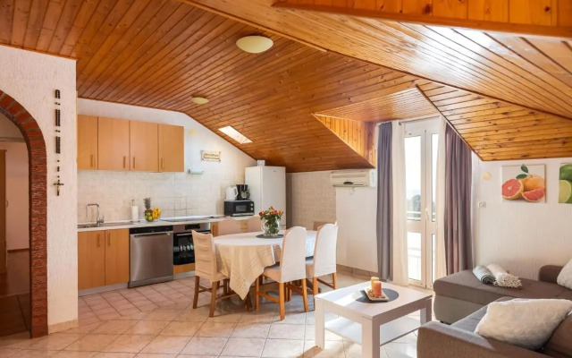 Apartment Source With Private Pool