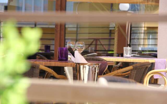 Sangria Luxury Family