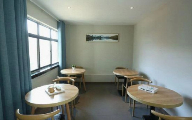 Superior Hotel (Fuzhou Red Star Macalline, Nanchang University)