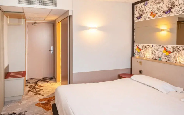 Brit Hotel Nantes Beaujoire - L'Amandine