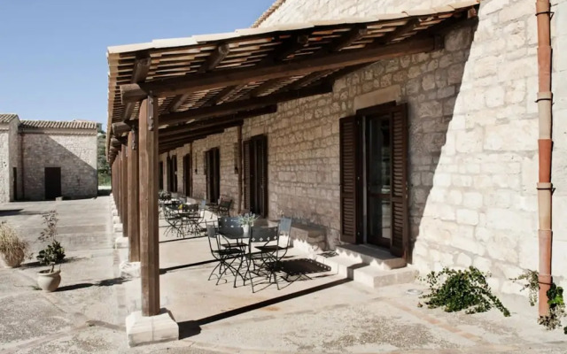 Belvilla by OYO Acanto Bilocale