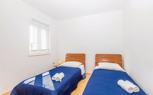 Amazing Home in Pinezici With Wifi and 2 Bedrooms