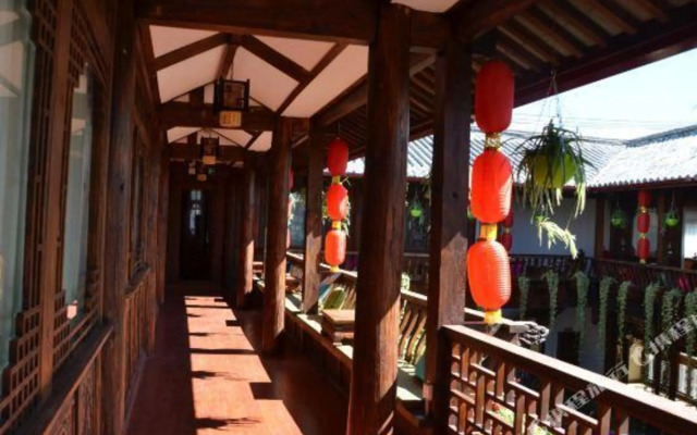 Manshan Caotang Snow Mountain Viewing Boutique Inn
