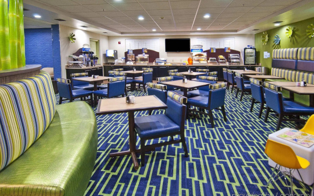 Holiday Inn Express Suites Plant City by IHG