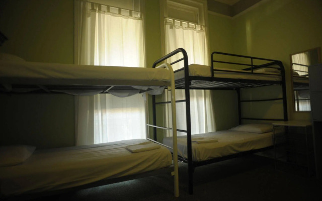 Coolibah Lodge - Hostel