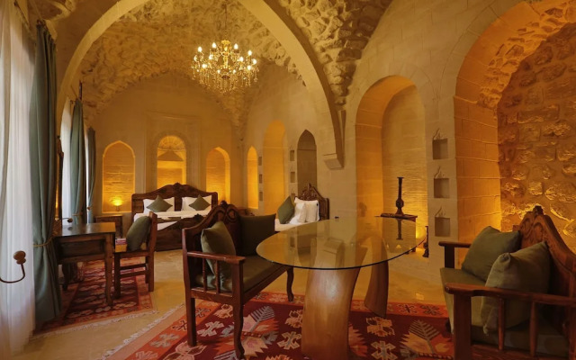 Aryan Otel