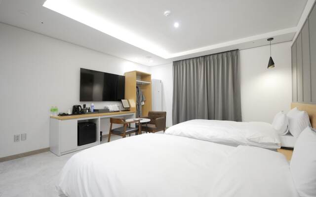 Hound Hotel Gijang