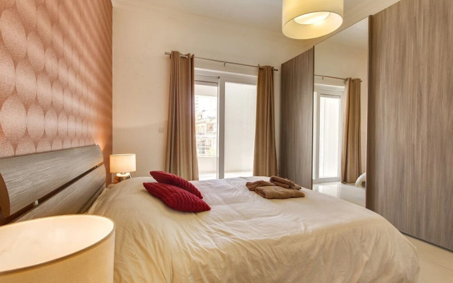 Luxury Apartment IN Fort Cambridge With Pool