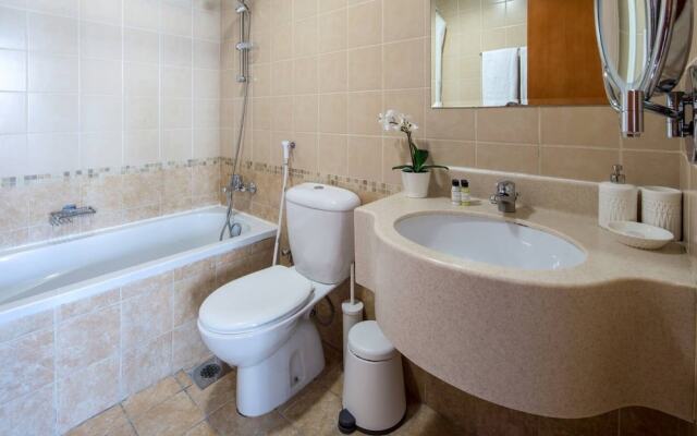 Elegantly Modern 1BR With Lovely Marina Views!