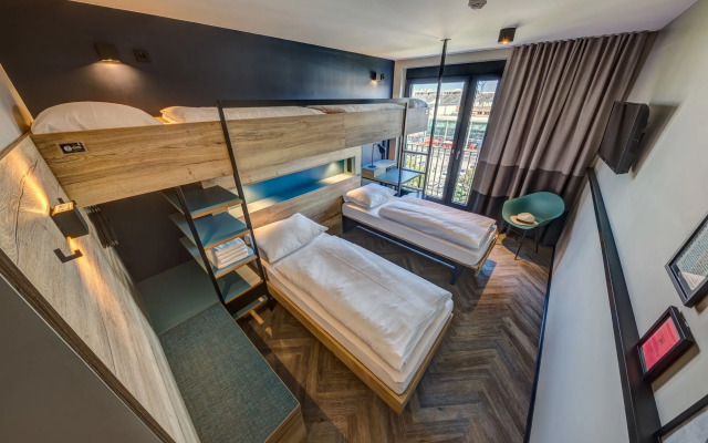 Schulz Hotel Berlin Wall at the East Side Gallery