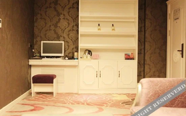 Ripple Hotel (Dandong Yalu River Bank)