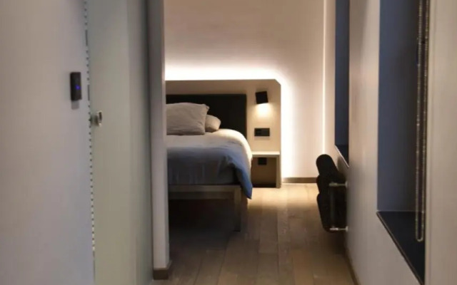 Luxaviation Crew Resort by Airfield