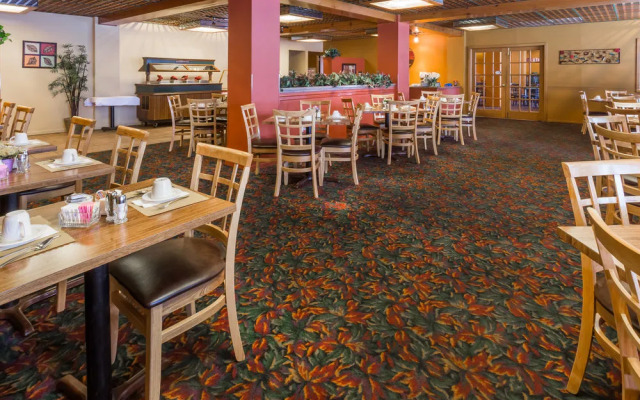 Ramada By Wyndham Milwaukee Downtown