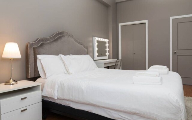 Central Toronto 2 Bedroom Flat