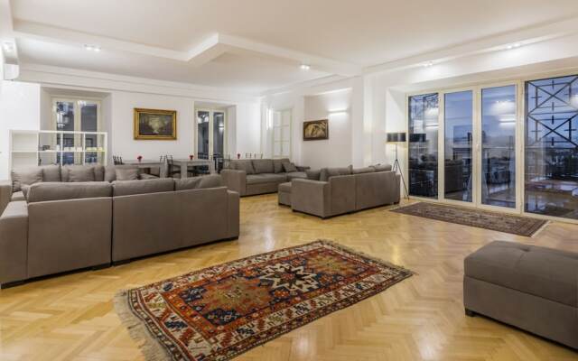 Tittoni Palace Gardens