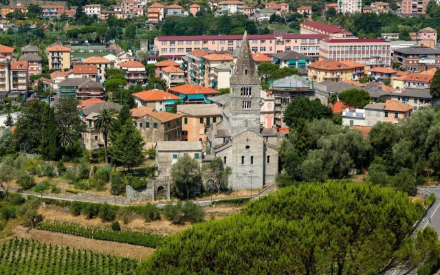 Room-hillside Room With Garden and sea v