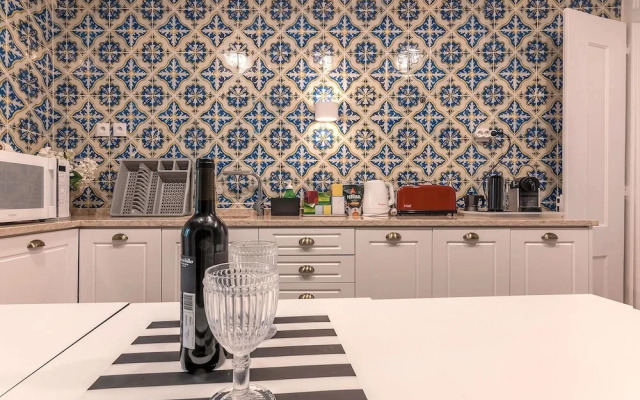 Bairro Alto Luz 2 Bedroom Apartment - RNU 69321