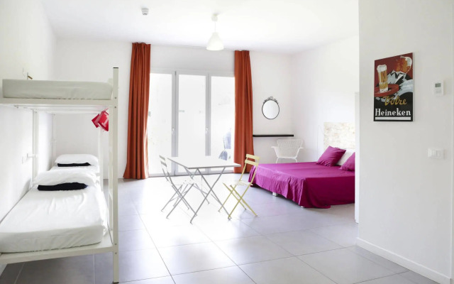 Meet Gardalake Hostel