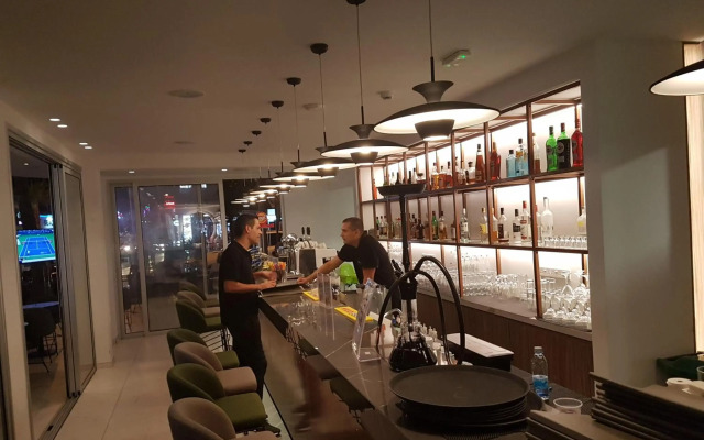 Anthea Hotel Apartments