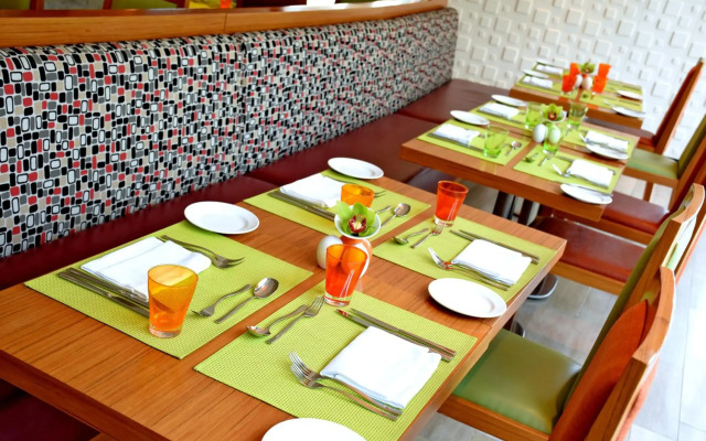 Majestic Arjaan by Rotana Hotel