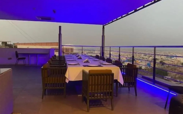 Ebony Boutique Hotel