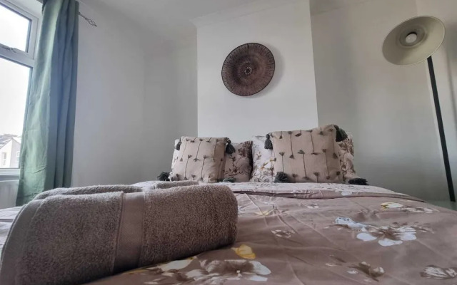 Stylishly Designed House Dartford