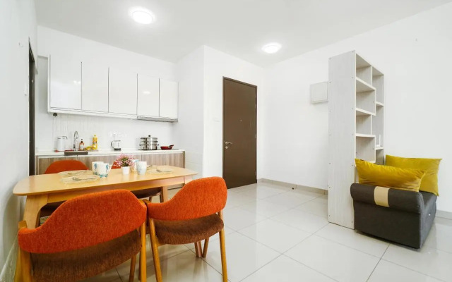 Lovely 2Br Majestic Condo 6 Pax Pool View