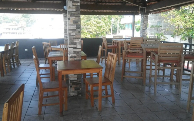 Punta Roca Surf Resort
