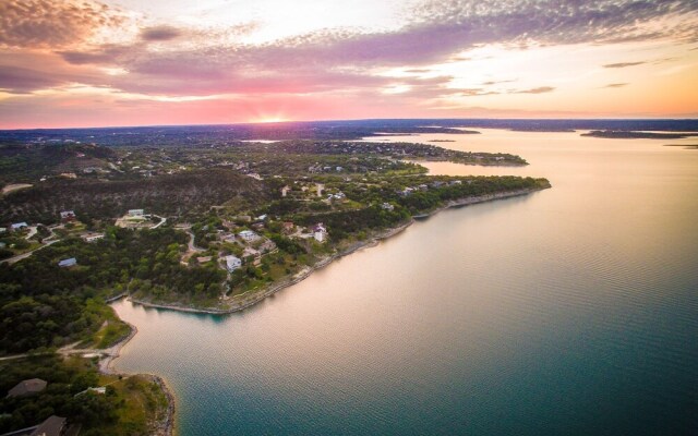 Hawkeye's Haus 5 Bedroom Home