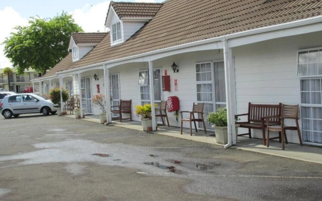 Malones Motel