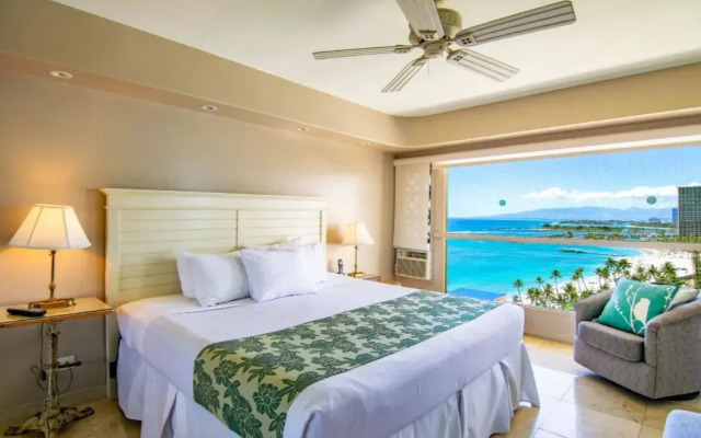 Waikiki Shore by OUTRIGGER