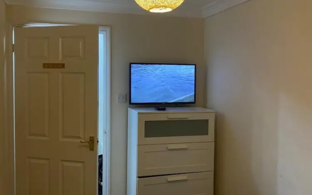 Lovely 2 Bed Apartment in East London