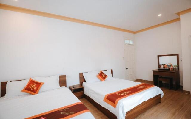 Vn Nhi MTV Hotel