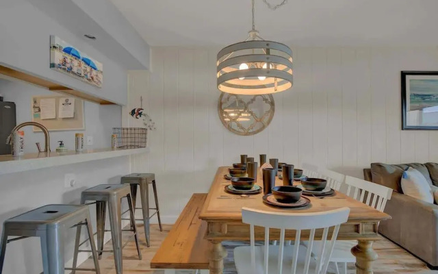 Fisherman Friend! - Coastal Condo - Views Await!