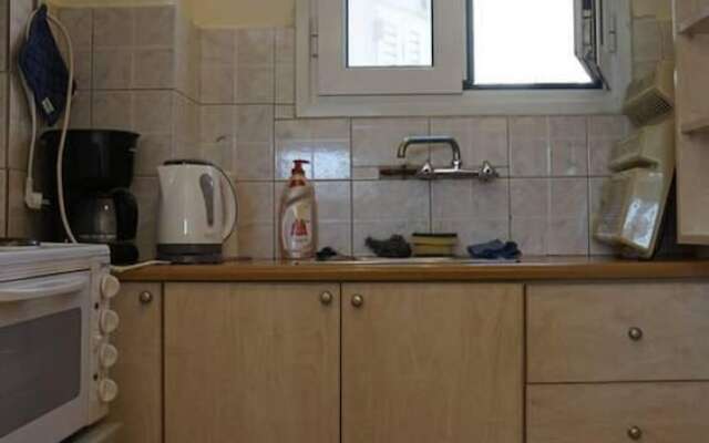 Immaculate 2-bed Apartment in Zografou