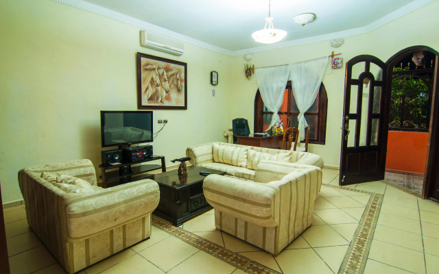 Charlys Hostal