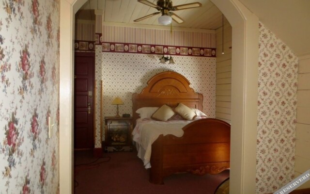 Carriage House B&B