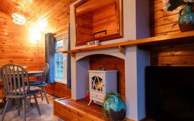Cozy Log Cabin 346 - Rural Mid Wales