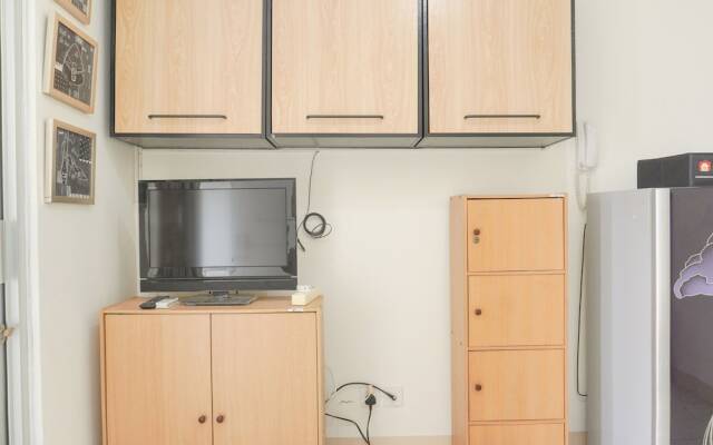 Minimalist And Homey Studio Green Bay Pluit Apartment