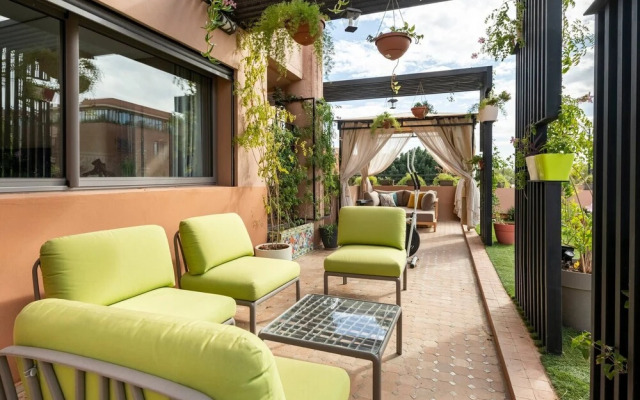 "superbe Appart Méga Terrasse Piscine +big Jardin"