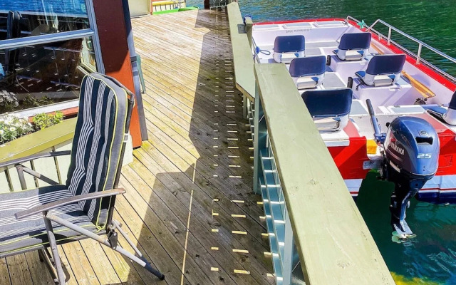 8 Person Holiday Home in Kalvag-by Traum